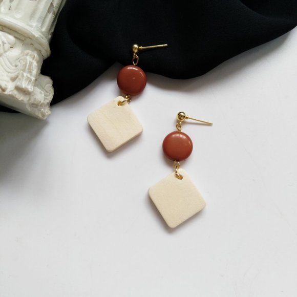 💕LAST ONE Hot Pick Wood Resin Drop Earrings - Picture 7 of 9